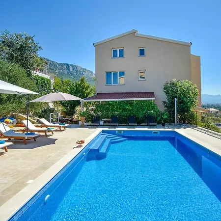 In Kastel Sucurac With House Sea View Kaštela
