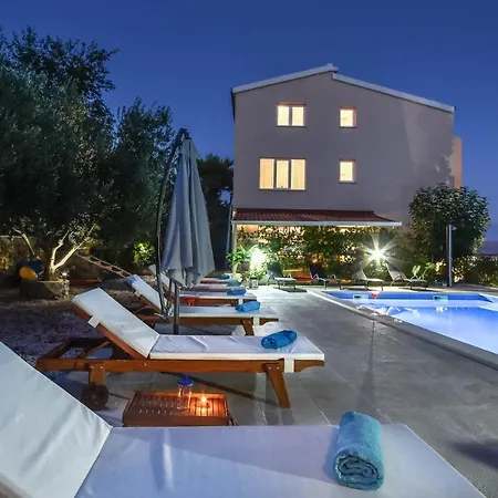 In Kastel Sucurac With House Sea View بيت للعطل Kaštela