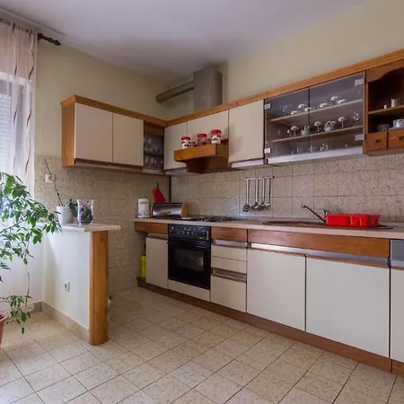 別荘 In Kastel Sucurac With House Sea View *