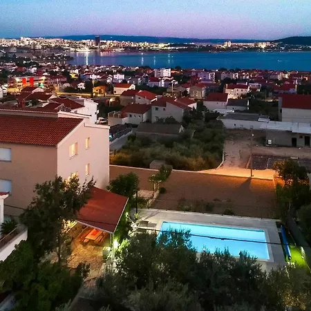 In Kastel Sucurac With House Sea View بيت للعطل Kaštela